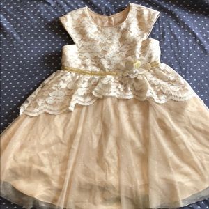 Girls dress